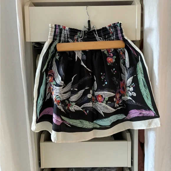 Mini skirt - Picture 1 of 1